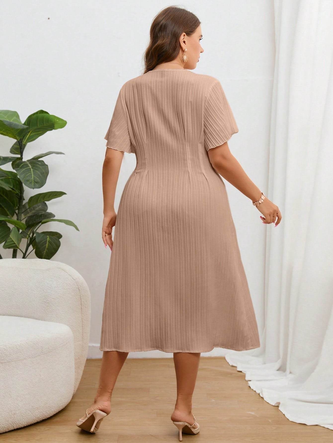 Vestido Botão Frontal Gola V