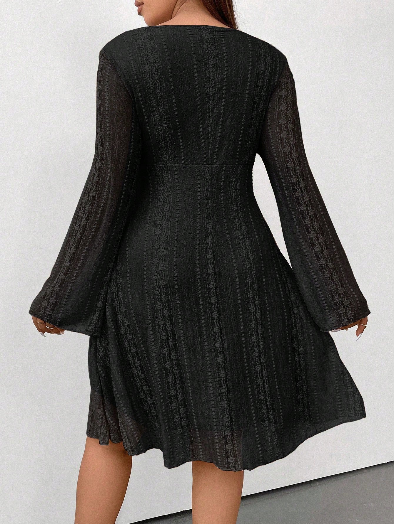 Vestido Retrô Com Nó Manga Flare