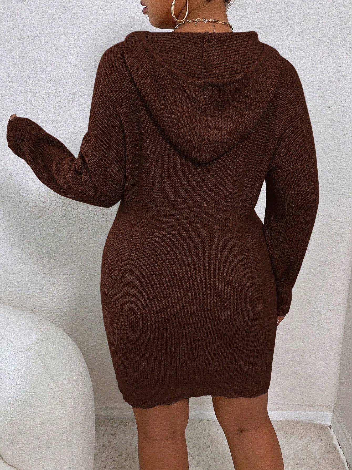 Vestido com Cordão e Capuz