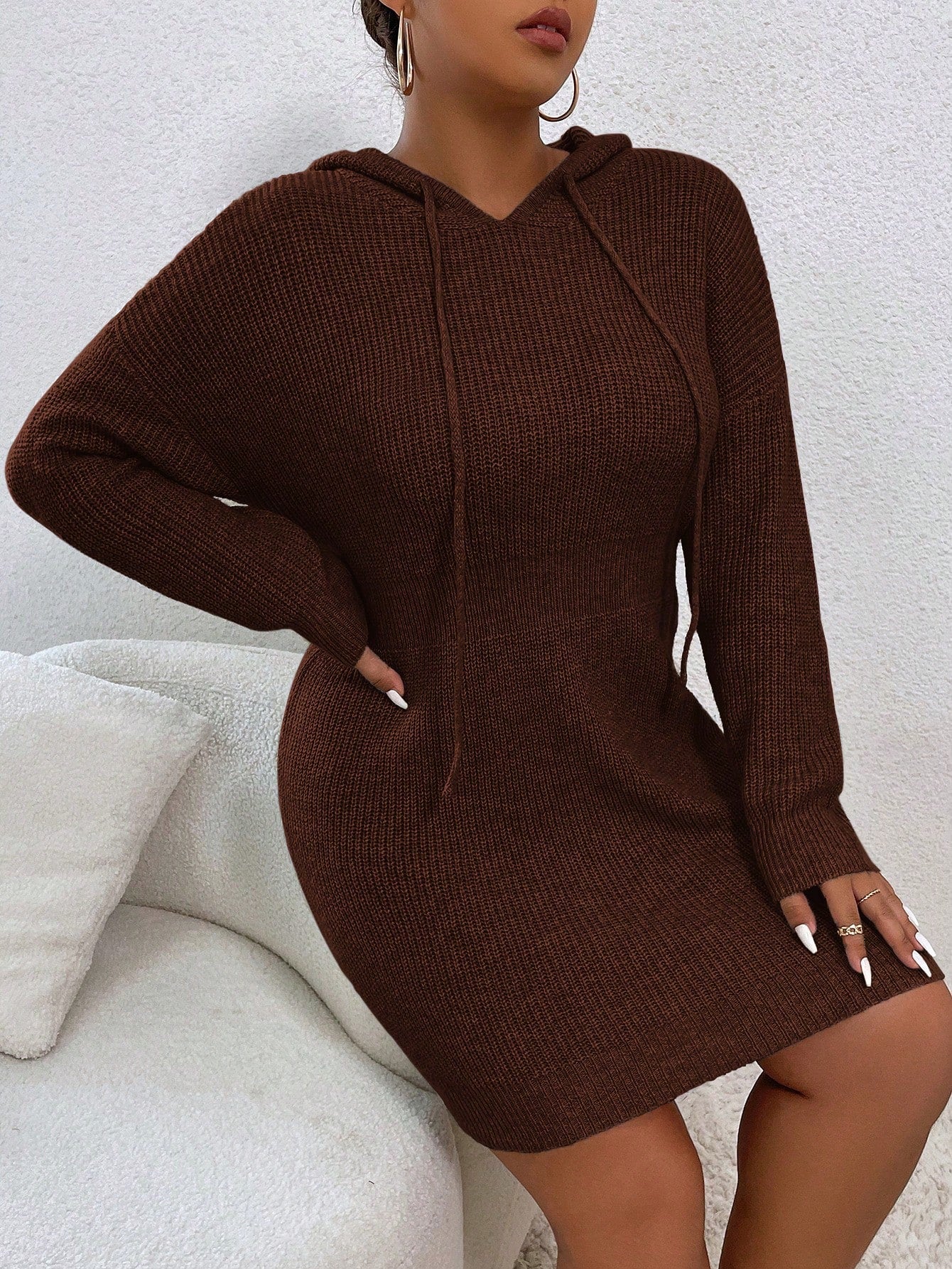 Vestido com Cordão e Capuz