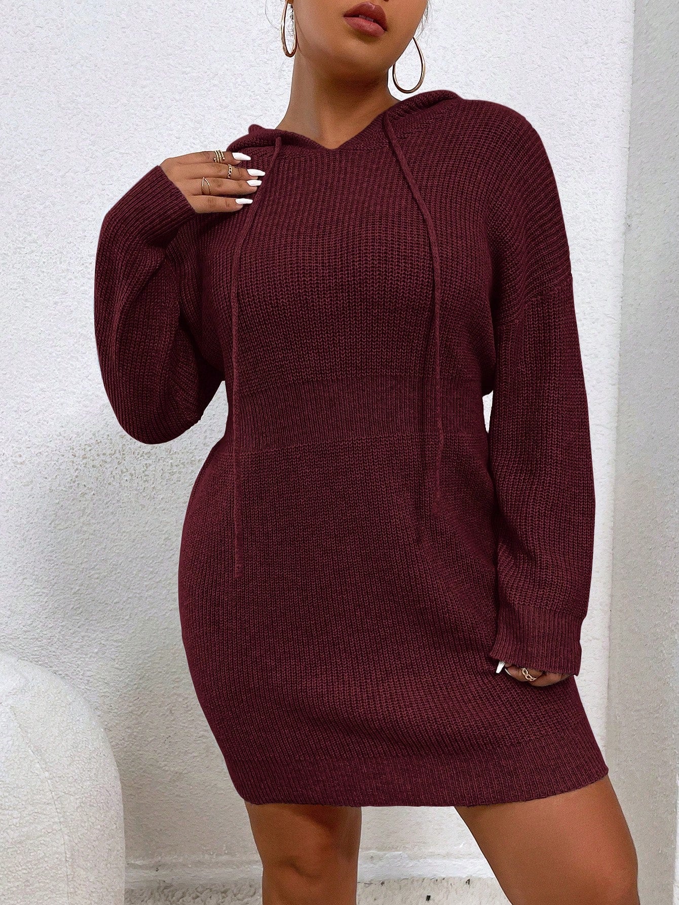 Vestido com Cordão e Capuz