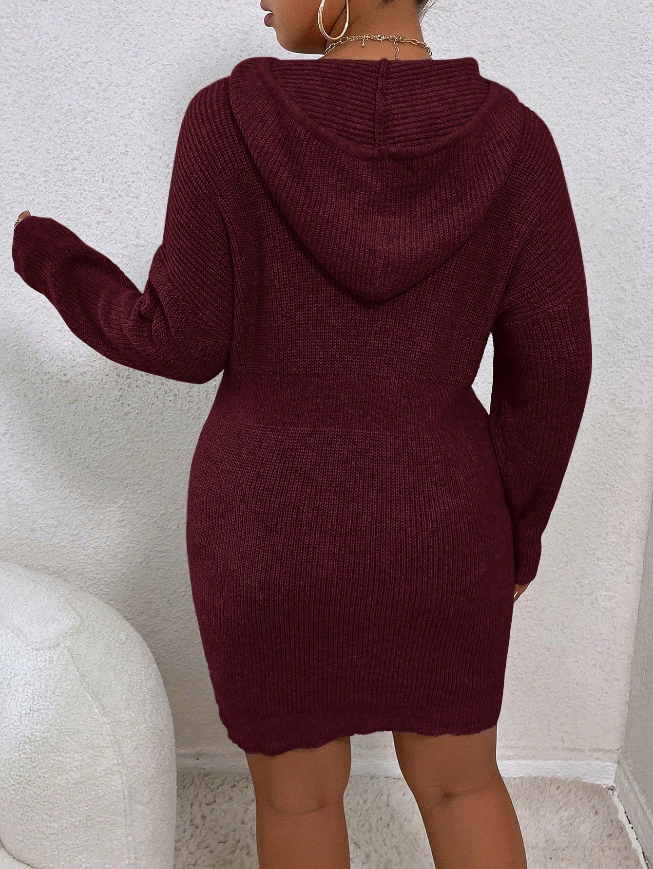 Vestido com Cordão e Capuz