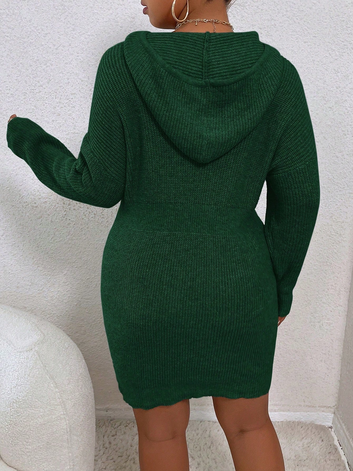 Vestido com Cordão e Capuz