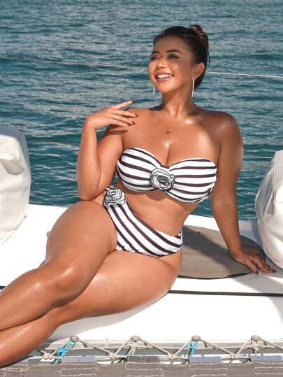 Biquíni Colorblock Listrado 3D Floral