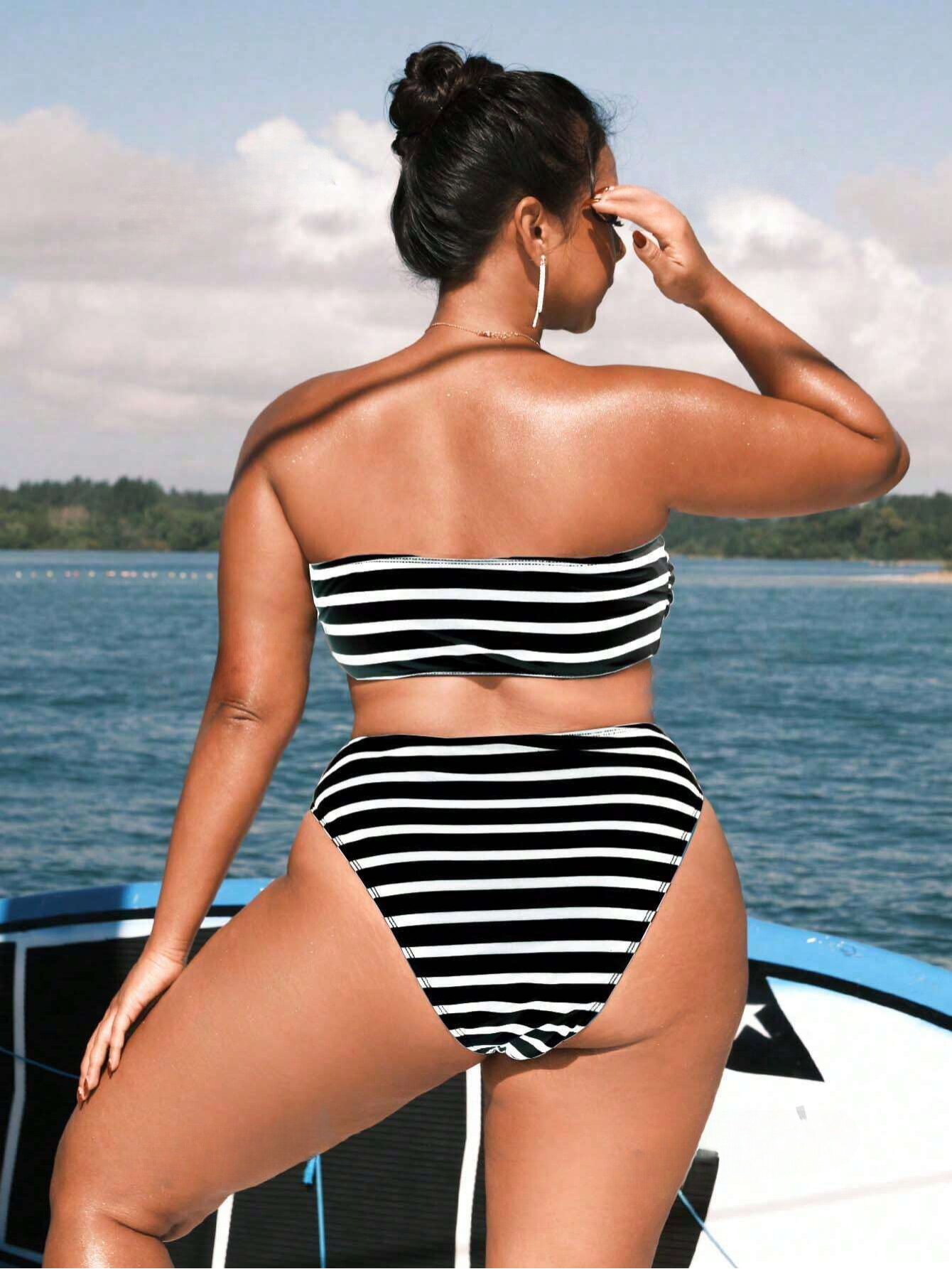 Biquíni Colorblock Listrado 3D Floral