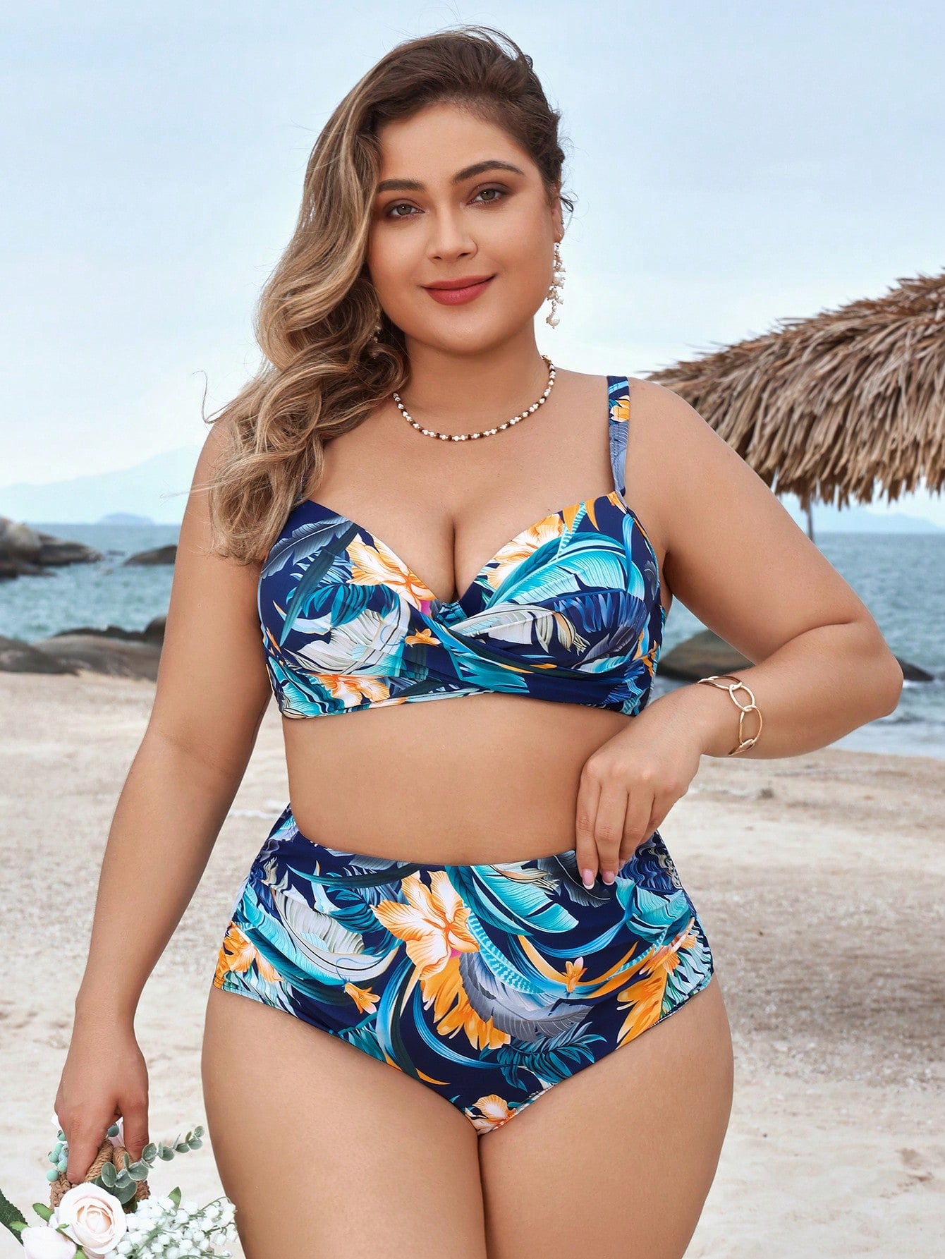 Biquíne Tropical Praiano de Alças Grossas Plus Size