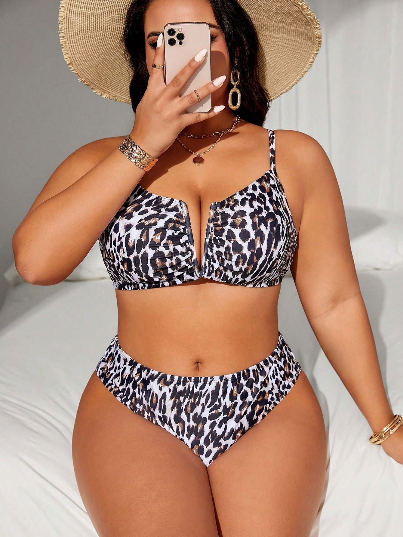 Biquíni Estampa de Onça Pintada Com Decote V Profundo