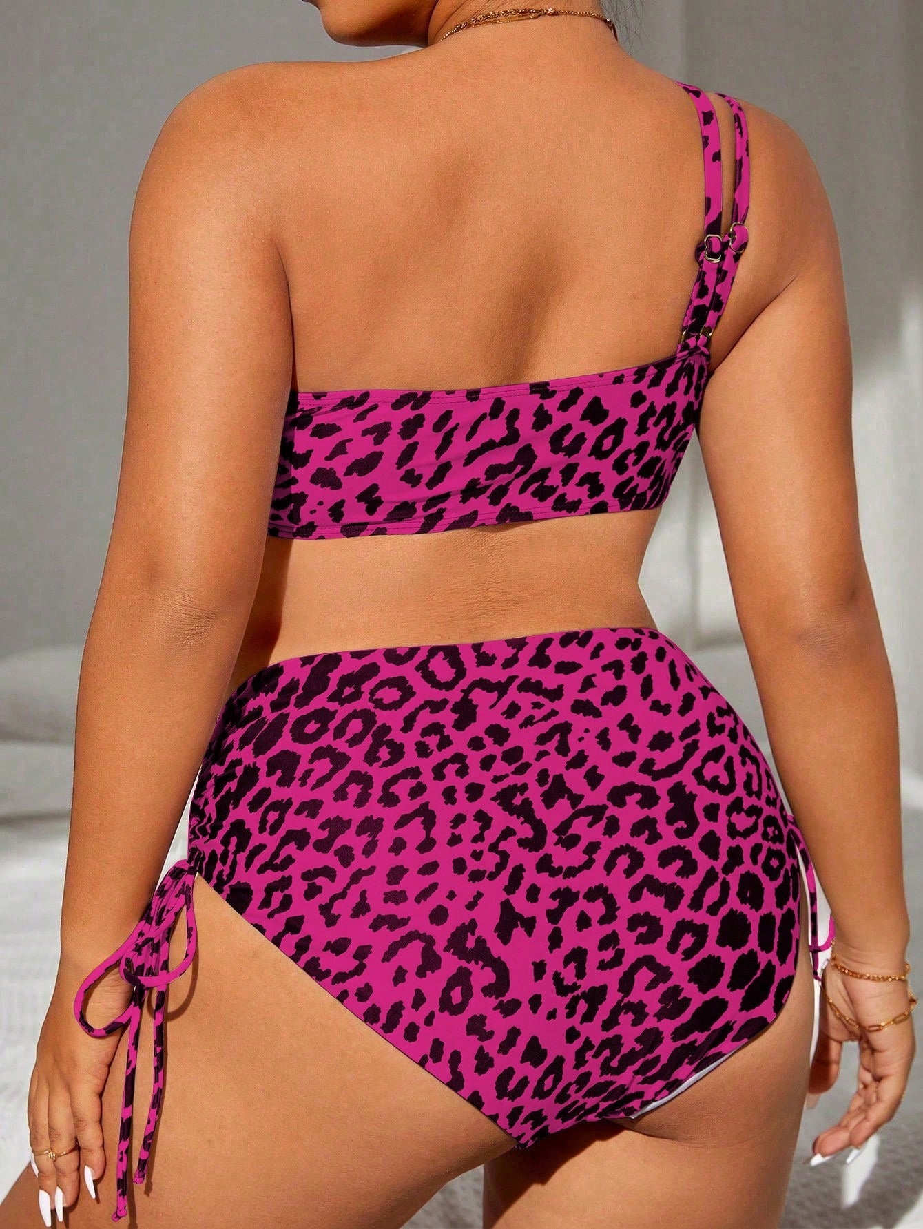 Biquíni Ombro Único de Duas Alças