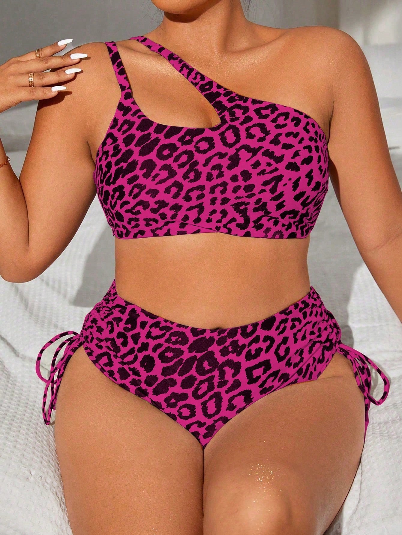 Biquíni Ombro Único de Duas Alças