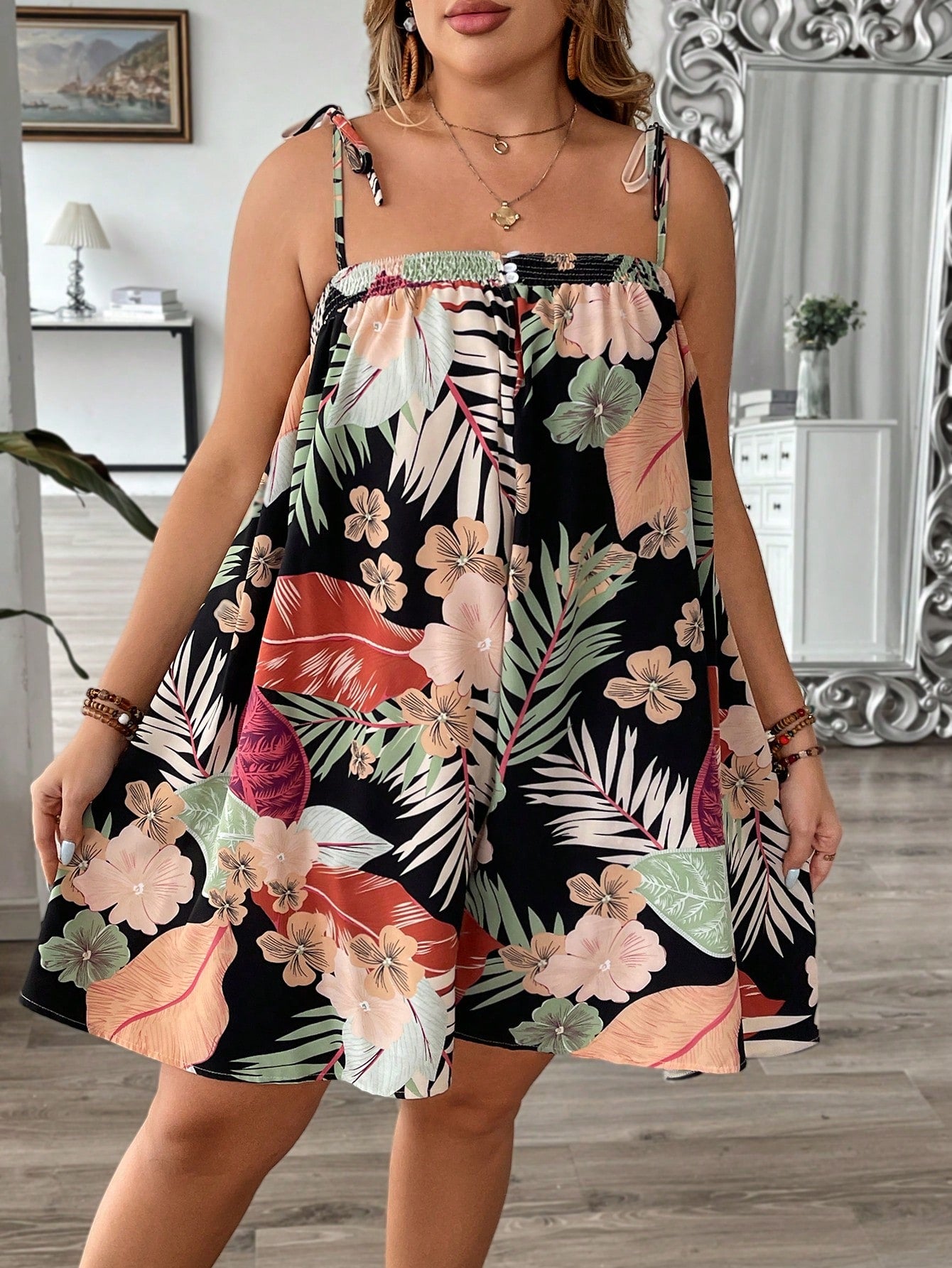 Macaquinho Floral Soltinho com Alças Reguláveis