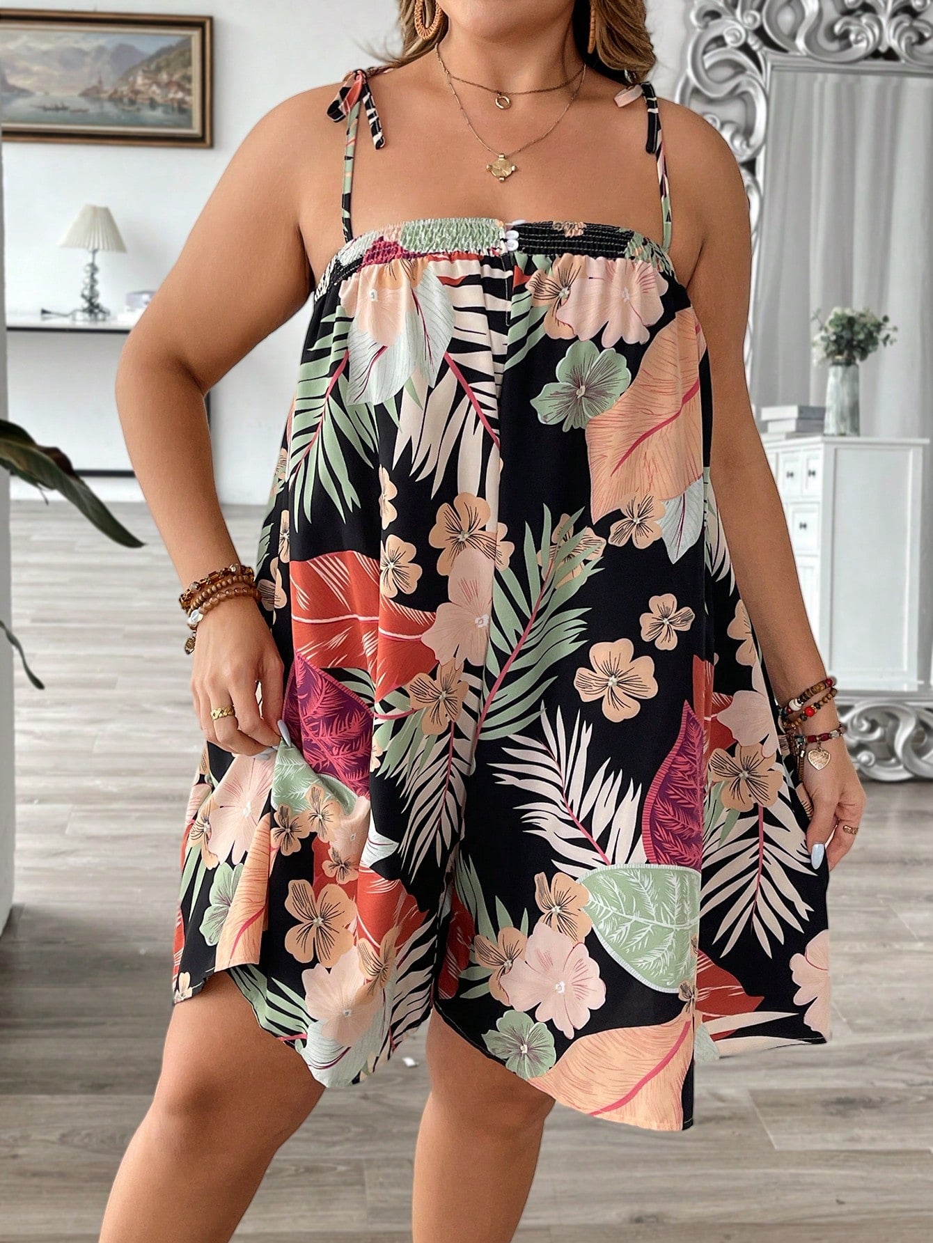 Macaquinho Floral Soltinho com Alças Reguláveis