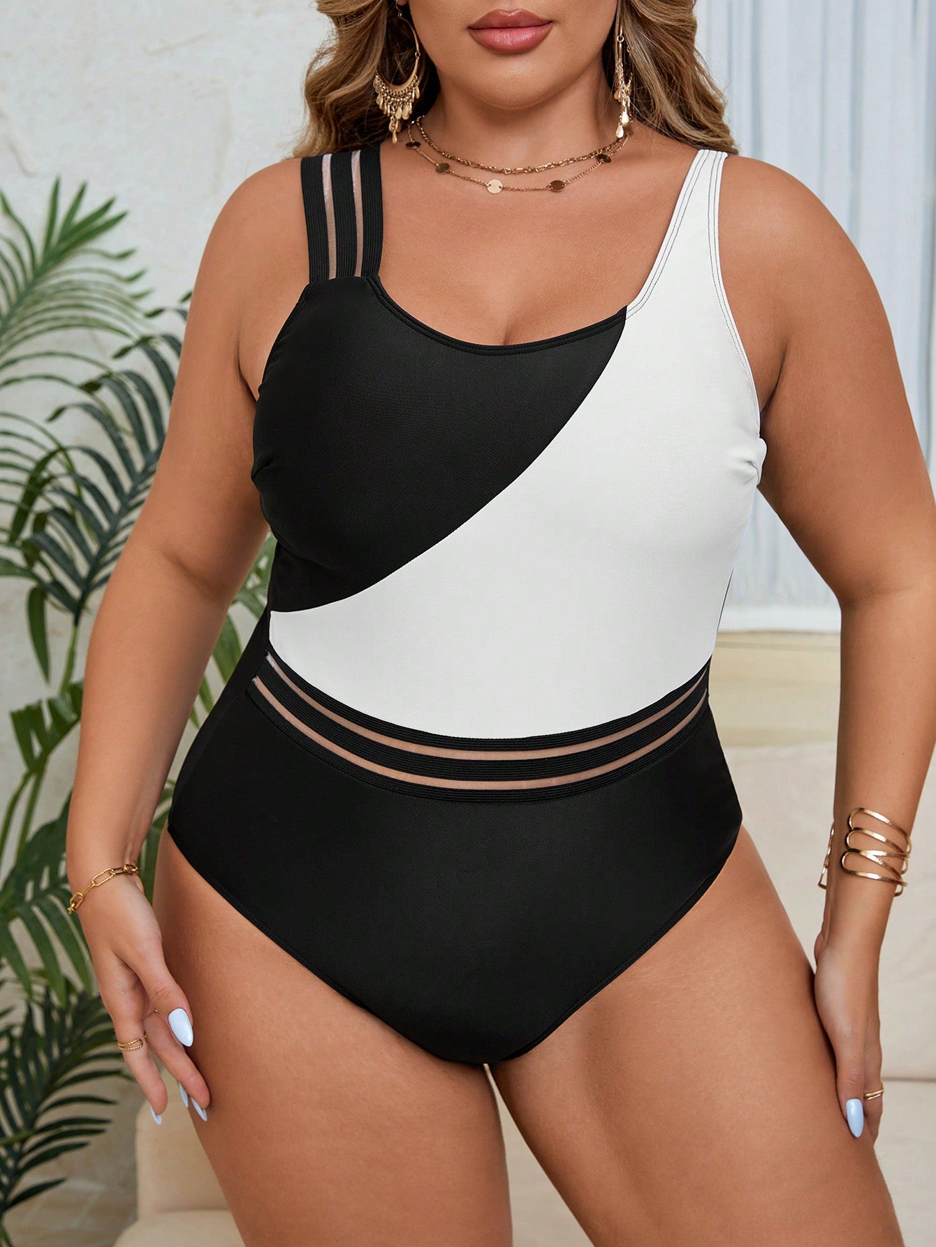 Maiô Gola Assimétrica Casual Preto e Branco