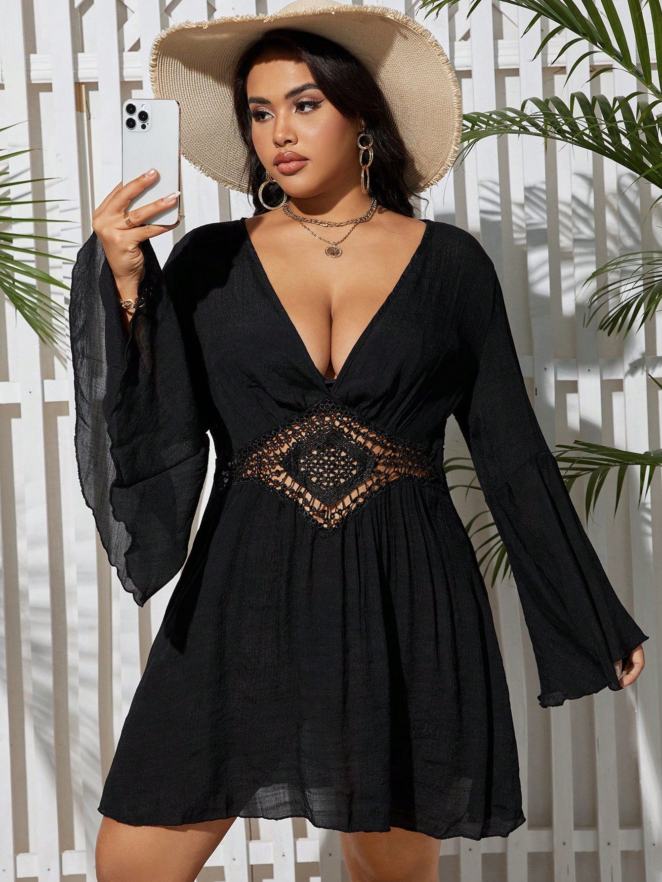 Saída de Praia Decote V Profundo e Manga Ampla