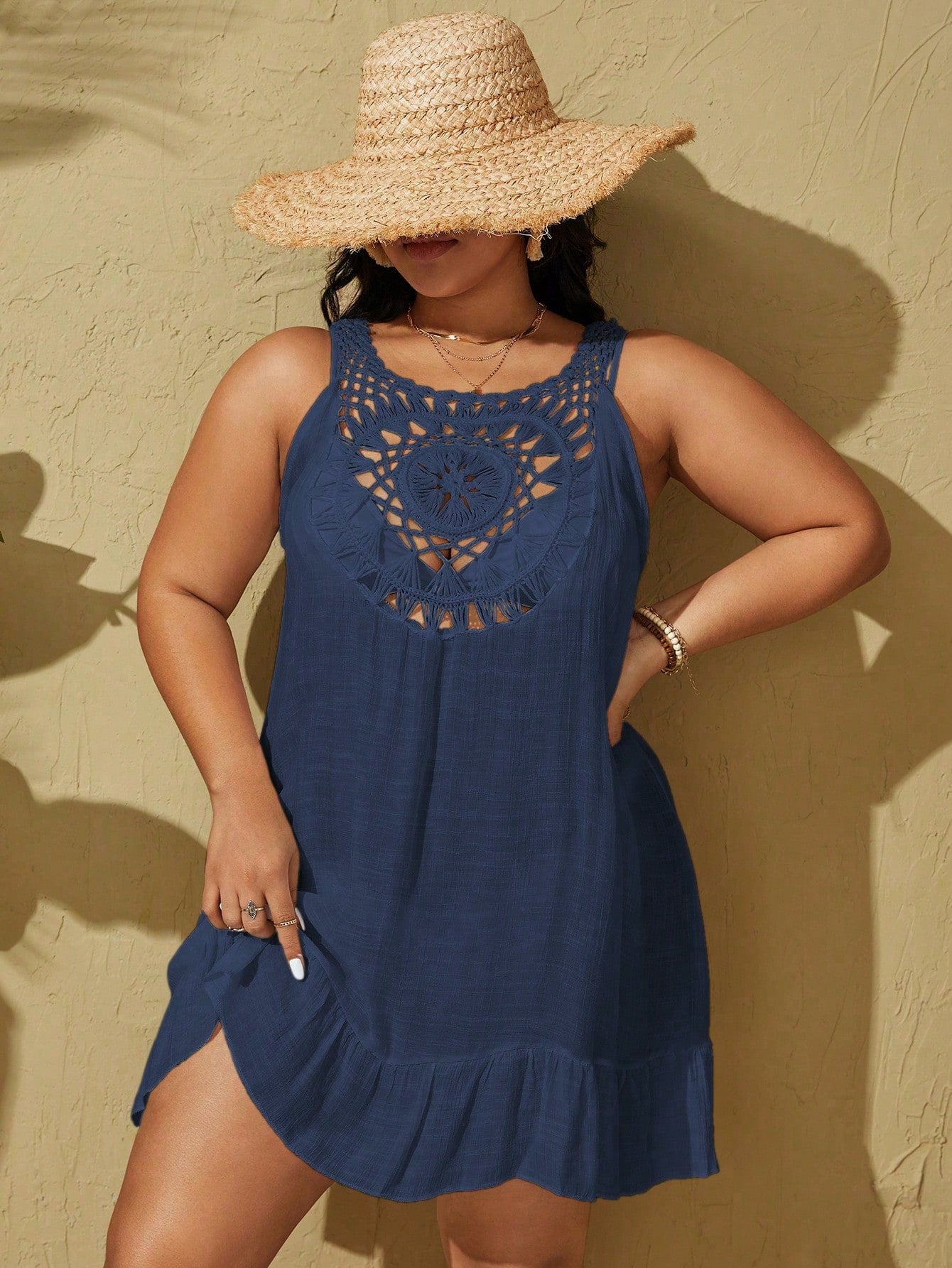 Saída de Praia com Aplicação de Patchwork no Busto e Babado na Barra