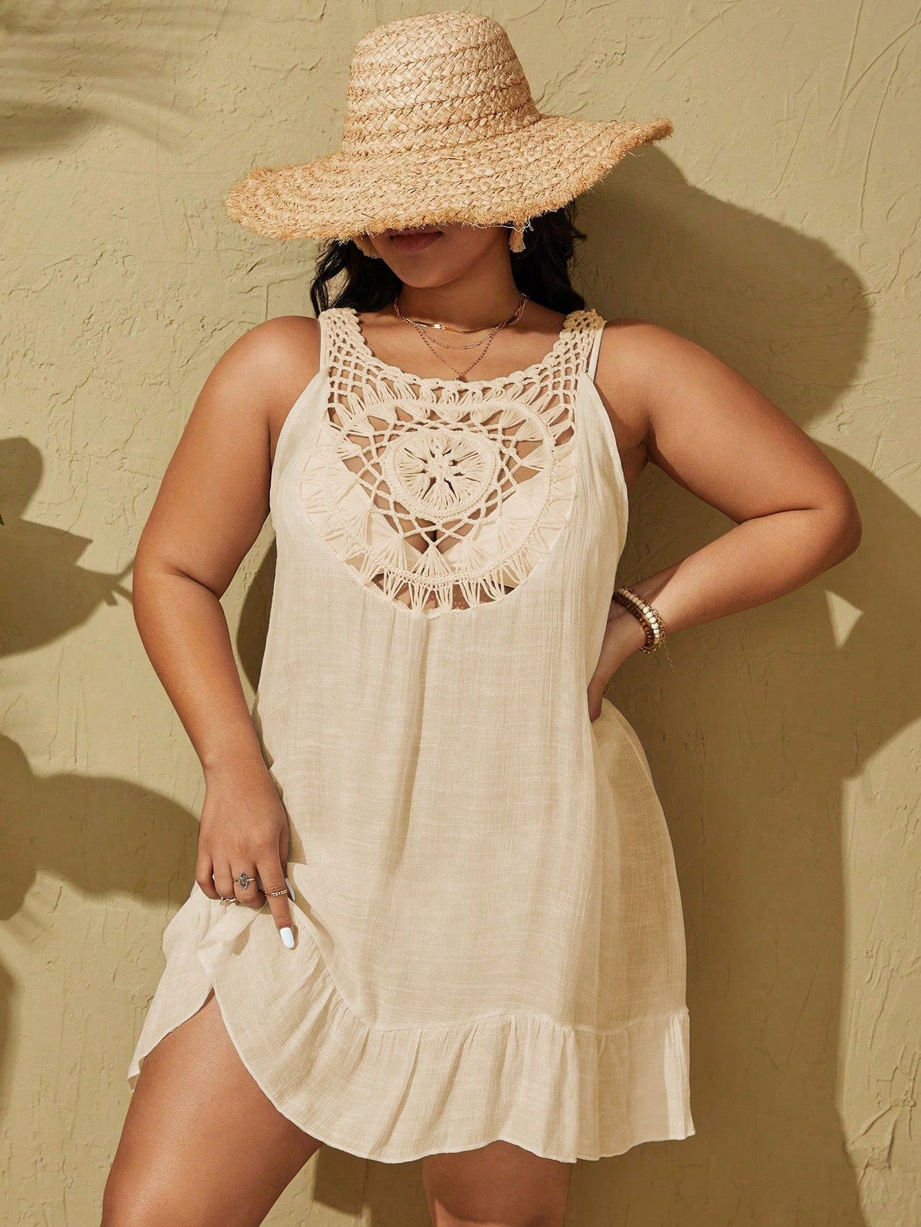 Saída de Praia com Aplicação de Patchwork no Busto e Babado na Barra