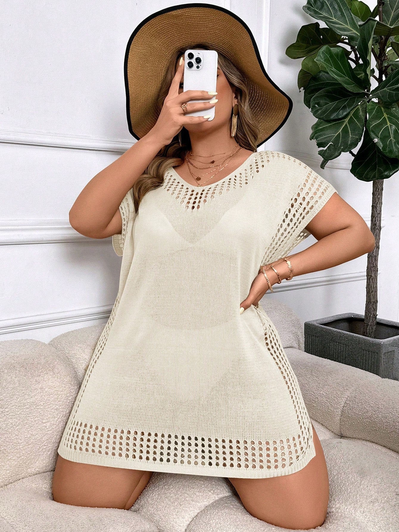 Saída de Praia Soltinha Com Detalhes Vazados