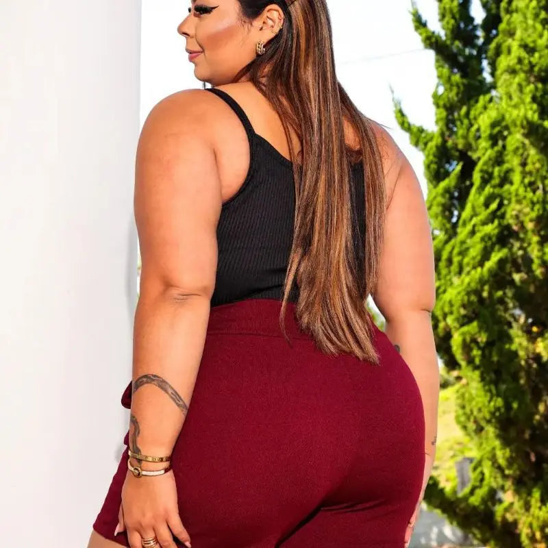 Short Plus Size Com Cinto e Bolsos