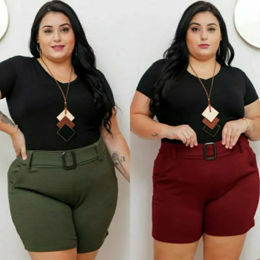 Short Plus Size Com Cinto e Bolsos