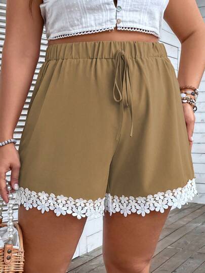 Short com Barra Floral