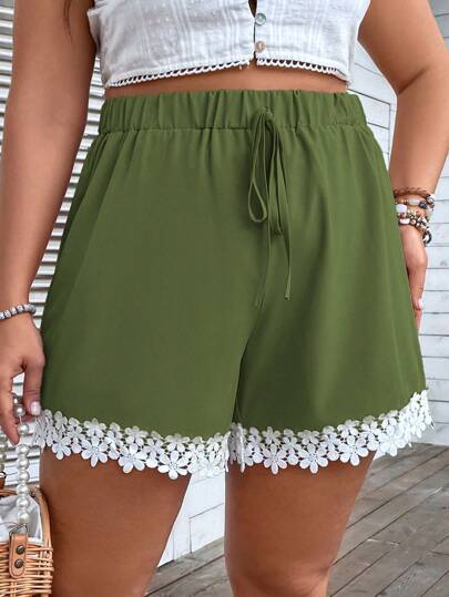 Short com Barra Floral