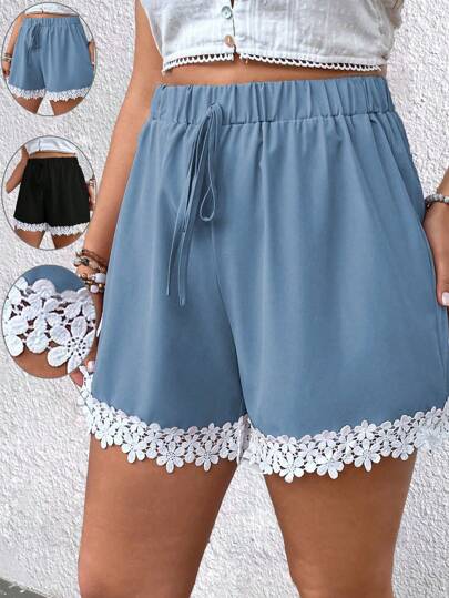 Short com Barra Floral