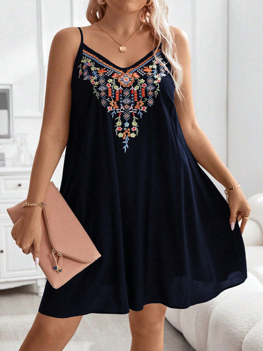 Vestido Floral Com Bordado e Alças Finas