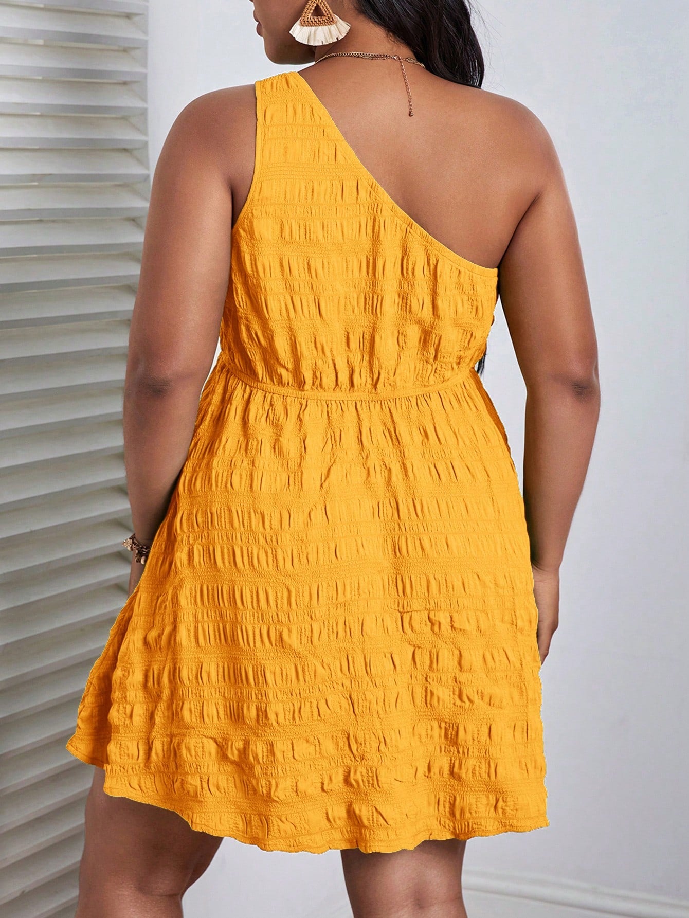 Vestido Lorna Ombro Único Plus Size